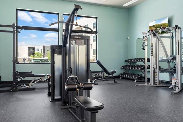 $1,945 / 1br - 782ft2 - Mejoras en todas partes, visita hoy, mascotas bienvenidas, encimeras de cuarzo (ubicado junto a centros comerciales, I-25, escuelas/universidades)63659747033987123
