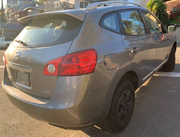2014 Nissan Rogue Select S AWD * 33 registros de servicio * ¡Ahorrador de gasolina! * - $4,400 (oakland hills / mills)63470901116419124
