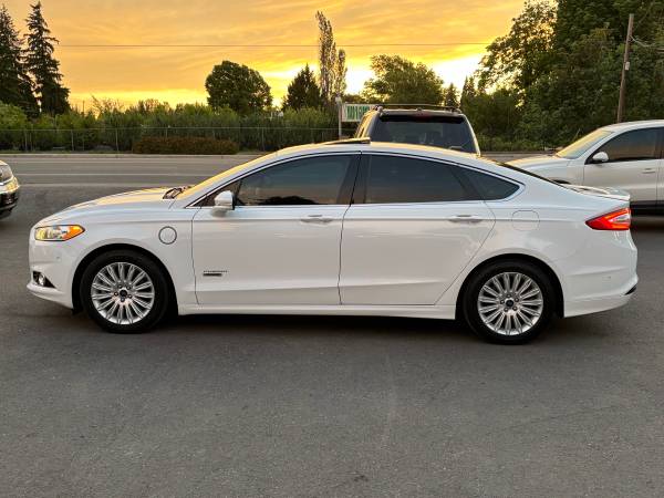 2013 Ford fusion titanium hybrid plug-in/super clean - $6,995 (CLEAN TITLE // AMAZING DEAL!!BEST PRICES IN TOWN GUARANTEED)63618484456961122