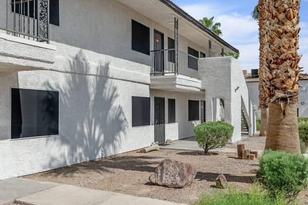$1,204 / 2br - 875ft2 - Shimmering Swimming Pool, Spacious Closets, Dishwasher63907028944003123
