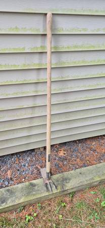 Craftsman Hoe/Cultivating Tool 1