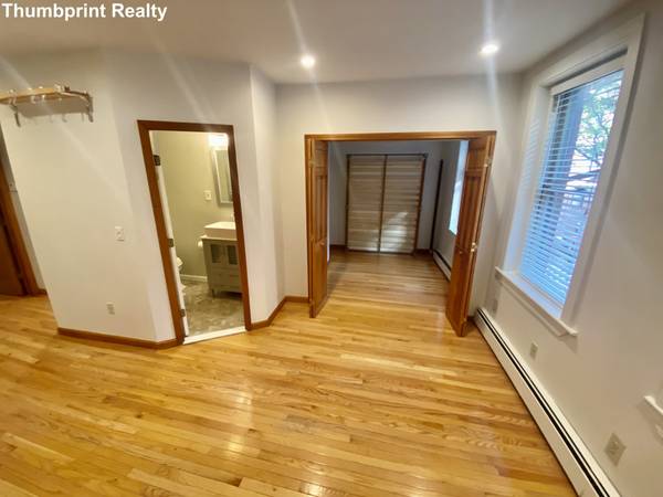 $2,800 / 2br - Beautiful Two Bedroom with Heat and Hot Water included available (Beacon Hill)63828558262913123