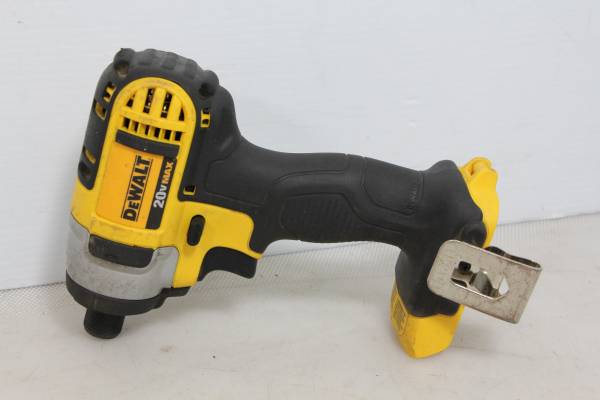 Dewalt 1/4" Impact Driver DCF885 (Tool Only) 1