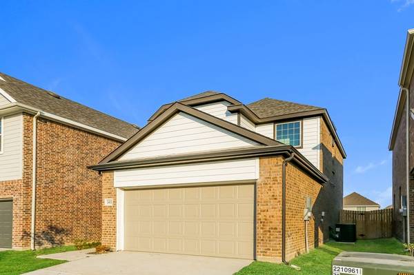 $2,195 / 4br - 1900ft2 - 575 min credit - 1 &1/2 Months Free  - No application fee (Ennis)63796327224833124