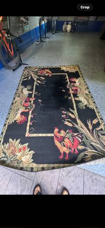 Beautiful 6’x 9’ rug. Very nice quality 1
