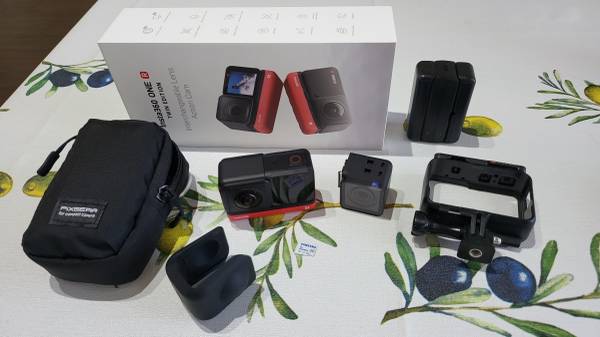 Insta360 One R Camera - Twin Edition 1