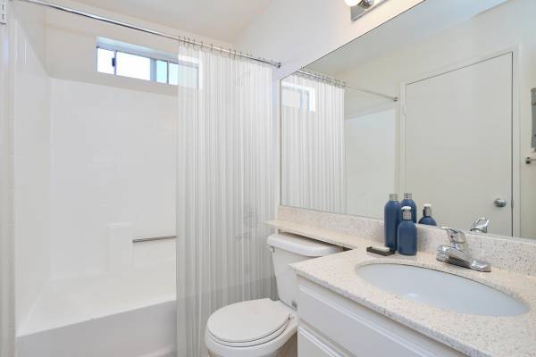 $2,439 / 2br - 860ft2 - 2bd 2ba, Amplios Armarios Empotrados, Amplias Áreas para Tomar el Sol (27303 N. Sara St., Los Ángeles, CA)63876481932289124
