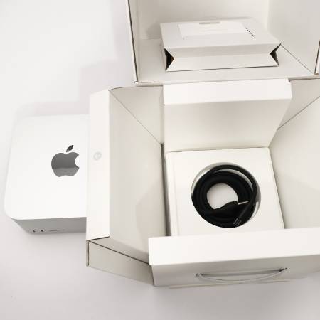 Apple Mac Studio M4 Max 36GB Ram 512GB SSD Silver MU963LL/A