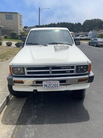 1988 Toyota 4Runner SR5 V6 de 5 velocidades. - $22,000 (south san francisco)63624257468929122