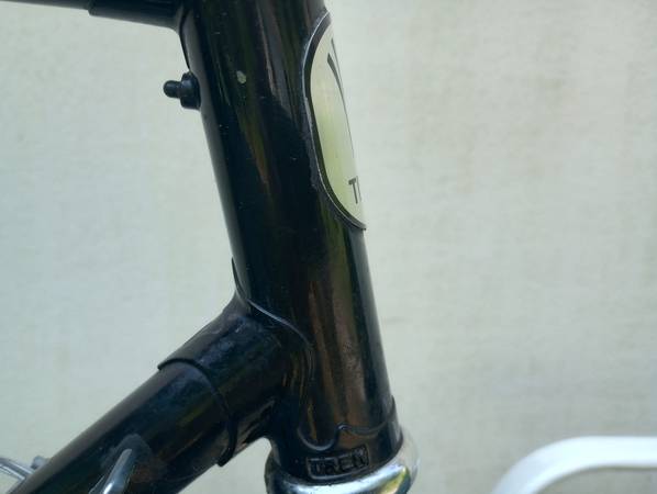 Cuadro de carretera Trek de cromo (muy ligero) (22,5") (buen estado) - $69 (BILLERICA)63443132408961122