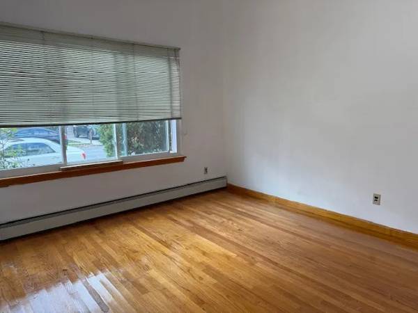Arden Heights – Beautiful large 1 Bedroom duplex
$850
Staten Island Arden Heights – Beautiful large 1 Bedroom duplex
$850
Staten Island