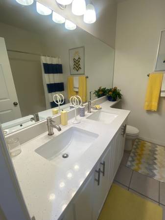 $2,139 / 3br - 3 BEDROOM 2 BATH APARTMENT AVAILABLE!!**$300 Off Your 1st Month's Rent (5333 SW 75th Street, Gainesville, FL.)63823035551747124