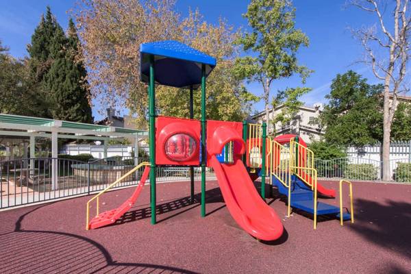 $2,775 / 2br - 850ft2 - 2/bd, Gated Electronic Entrance, BBQ Area (8930 Topanga Canyon, Canoga Park, CA)63952930765186121