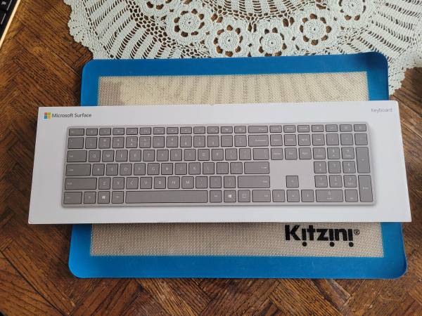Microsoft Surface Bluetooth Wireless Keyboard with retail box 1