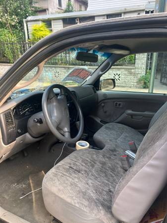 2004 Toyota Tacoma, 116.200 millas, excelente estado - $7.900 (Brooklyn)63484570249345123