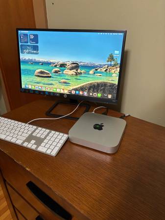 Mac Mini with HP brilliant thin screen, 19 in, 2023, M2, 8 gb RAM, 256 memory, 1