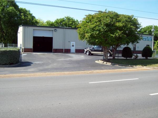 $15 / 7000ft2 - Governors Dr. @ Clinton St. West  ( Across From Campus 805 ) (Huntsville Ala.)64193139180418122