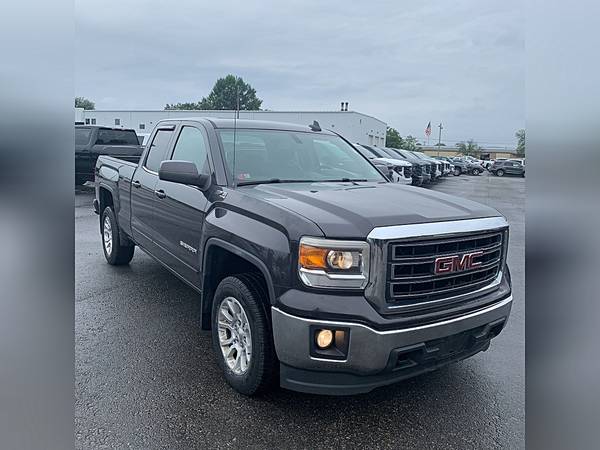 2015 GMC Sierra 1500 4WD Double Cab 143.5 SLT Z71 - $12500.0063615673192961121