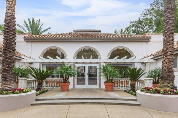 $4,189 / 3br - 1430ft2 - Four Relaxing Hot Tubs, Business Center (22219 Summit Vue Lane, Woodland Hills, CA)63953071487874120