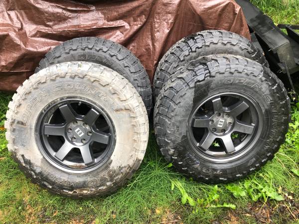 Toyo MT Open Country studded tires on Level 8 MK6 rims (set