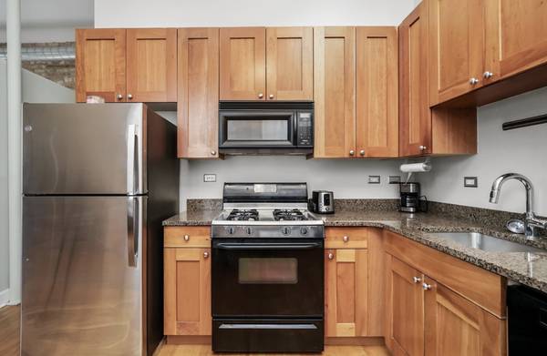 $800 / 1br - 700ft2 - This amazing 1Bed/1Bath condo has loft style-living64041475809411121