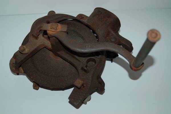 Antique Primitive R&H Root & Heath Corn Sheller - $50 (Milton)62918312457603121