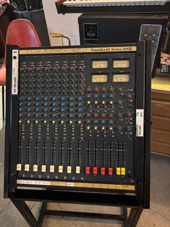 Soundcraft 200b analog mixing board (8 channel mixer) 1