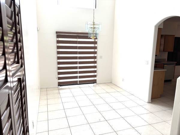 $651 / 3br - Increíble casa de 2 pisos, 3 habitaciones, 2.5 baños en ubicación central (River/Campbell)63674980402691121