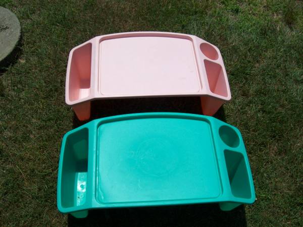 Plastic TV trays 1