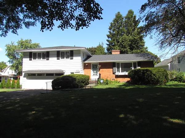 Beautiful 3BR Single-Family House – Private Backyard + Central Air – Syracus
$1,500
Syracuse, NY Beautiful 3BR Single-Family House – Private Backyard + Central Air – Syracus
$1,500
Syracuse, NY