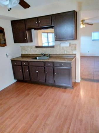 $1,050 / 1br - 975ft2 - 1 bedroom Apartment with All Bills Paid (Corpus Christi)64036536875137124