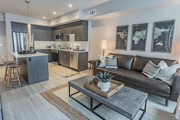 $3,030 / 1br - 734ft2 - AC, Suelo Tipo Madera, Piscina y Spa Fantásticos, Lavadora y Secadora (The Beacon está situado en el suburbio de Fremont)63847326622977122