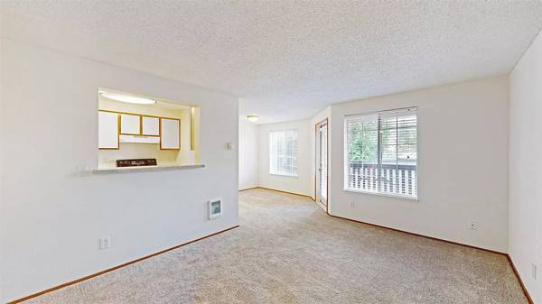 $2,070 / 2br - 970ft2 - Look no further! You are home! Amazing 2 Bed, 970 Sq Ft, great value! (Federal Way)63688314464131120