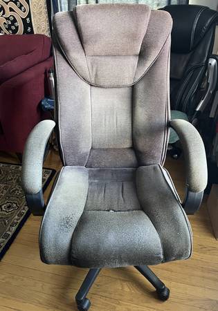 Free Grey Office Chair 1