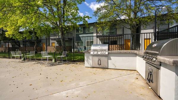 $2,294 / 2br - 885ft2 - Location, Community, Quality Living. It Starts Here! (fairfield / vacaville)63686121526529123