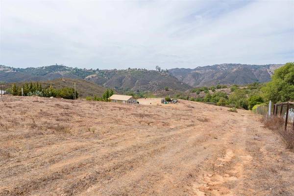 $400,000 4.84 Acres Vacant Land - Build Your Dream Estate in Wine Country (Fallbrook)63878583024771122
