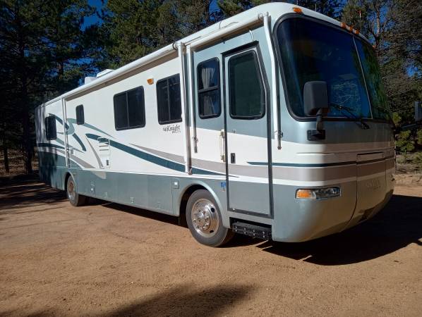 2001 Monaco Knight 1