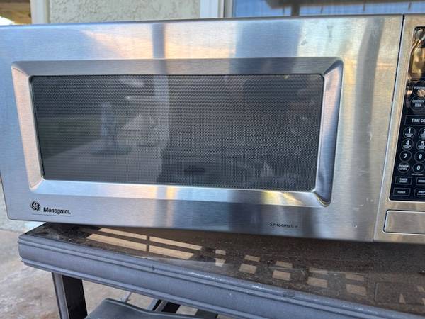 GE Monogram Microwave 1