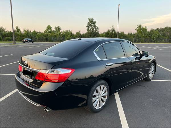 2013 HONDA ACCORD - V6 - 133K MILLAS - $9,000 (Springfield)63439872941955121