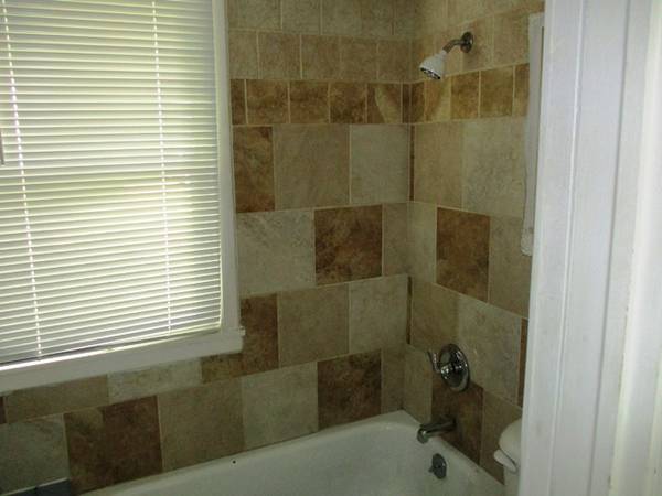 $1,095 / 2br - Cozy 2 bedroom Home (304 N Allin)63897746921731124