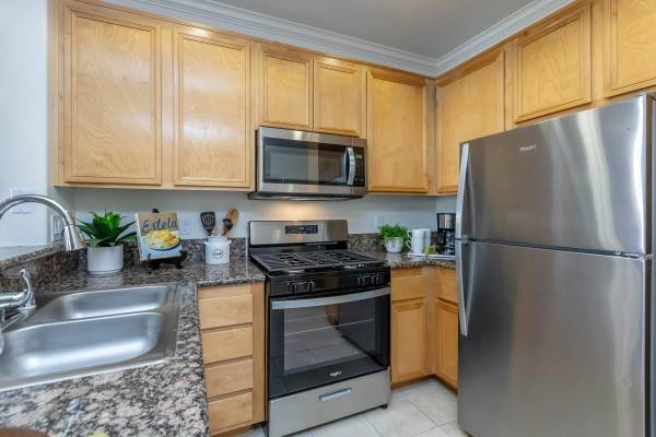 $3,069 / 3br - 1344ft2 - Creep It Real in This Huge 3BR Townhouse 🎃 (17621 W. Pauline Ct., Los Angeles, CA)63876484350593123