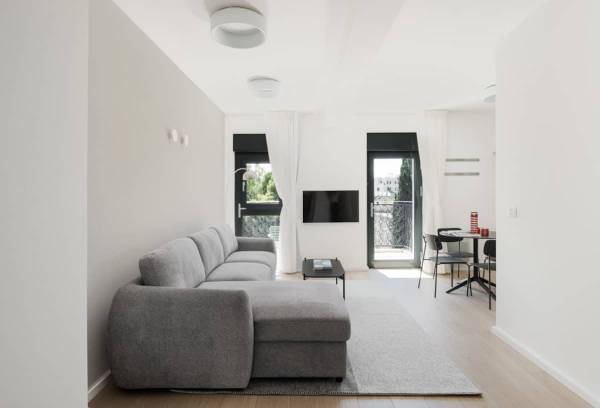 Chic 5 1BR  1