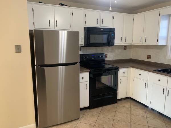 $2,200 / 2br - 798ft2 - Two bedroom $2,200.00 per month - move in ready (Methuen)63817562601217120