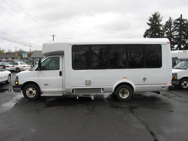 2012 Chevy 6.6L Duramax Diesel Bus 23ft...RV/Silla de ruedas/Transporte - $6,950 (Portland)63623493793537121
