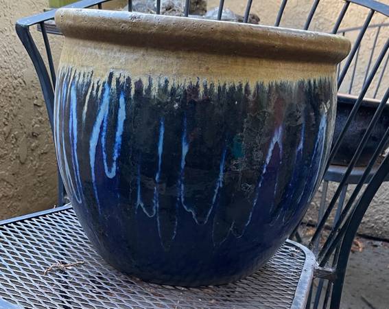 Large beautiful blue ceramic planter 1
