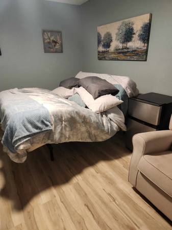 $1,300 / 1br - Room for rent fully furnished - includes utilities+internet $1300 (Modesto)63654928659969120