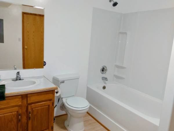 $1,100 / 2br - 1600ft2 - Finished Basement 2 Bedrooms Kit Bath (Elbert)63687101645185123