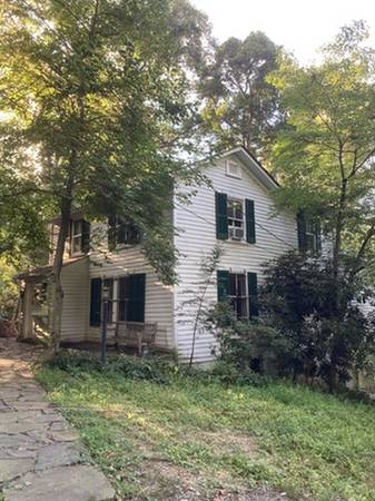 $1,500,000 / 3br - 41000ft2 - Peaceful and Quiet 2800 sq ft 3 bed, 2 Bath to Call Home in McLean (McLean)63896154002819121
