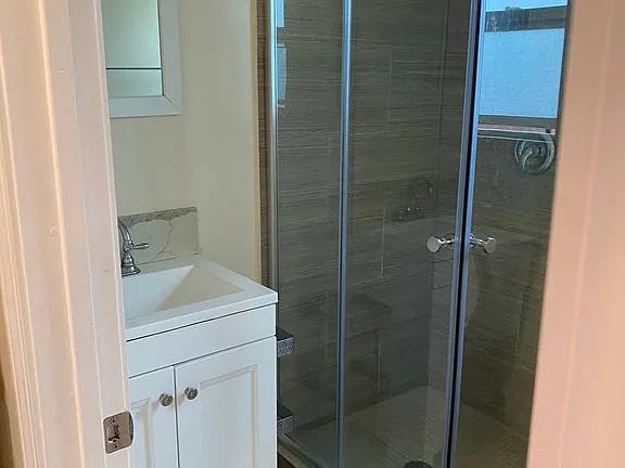$1,100 / 1br - Lemon Grove, CA ** Nice and comfortable 1BR / 1BA (2301 Bonita St #B, Lemon Grove, CA 91945)63998452749570121
