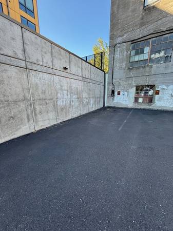 $1,000 / 200ft2 - Espacio para Carrito de Comida en Alquiler, Todos los Servicios Incluidos, Ubicación Segura (SE Portland)63820883239043120